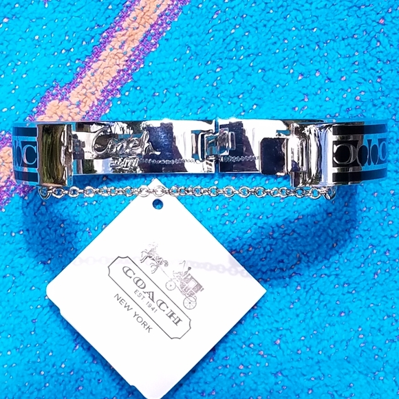 Coach Bangle Bracelet Signature C Hinge Heavy Black Silver Oval Safety Chain NWT - Picture 3 of 14